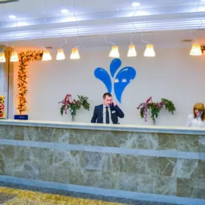 Стойка ресепшен в санатории 'Русь' в г. Ессентуки - фотография