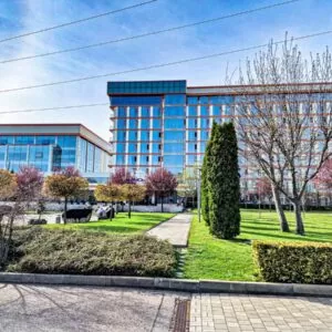 Территория санатория «Русь» в г. Ессентуки - фотография