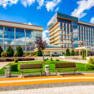 Сквер в санатории 'Русь' в г. Ессентуки - фотография